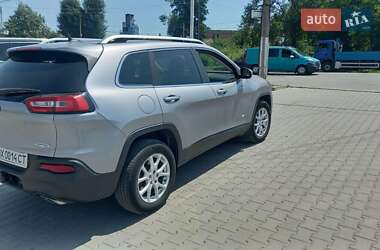 Внедорожник / Кроссовер Jeep Cherokee 2015 в 