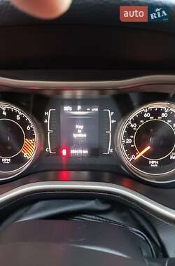 Внедорожник / Кроссовер Jeep Cherokee 2015 в 