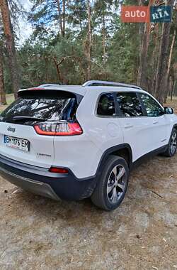Позашляховик / Кросовер Jeep Cherokee 2018 в 