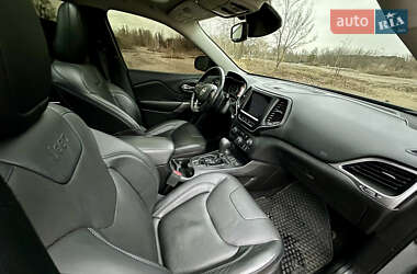 Внедорожник / Кроссовер Jeep Cherokee 2020 в 