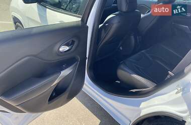Позашляховик / Кросовер Jeep Cherokee 2020 в 
