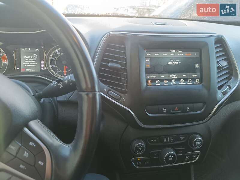 Внедорожник / Кроссовер Jeep Cherokee 2020 в Киеве