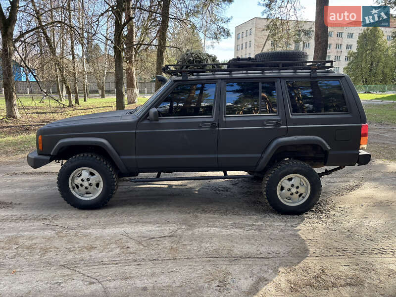 Внедорожник / Кроссовер Jeep Cherokee 1999 в 