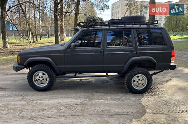 Внедорожник / Кроссовер Jeep Cherokee 1999 в 