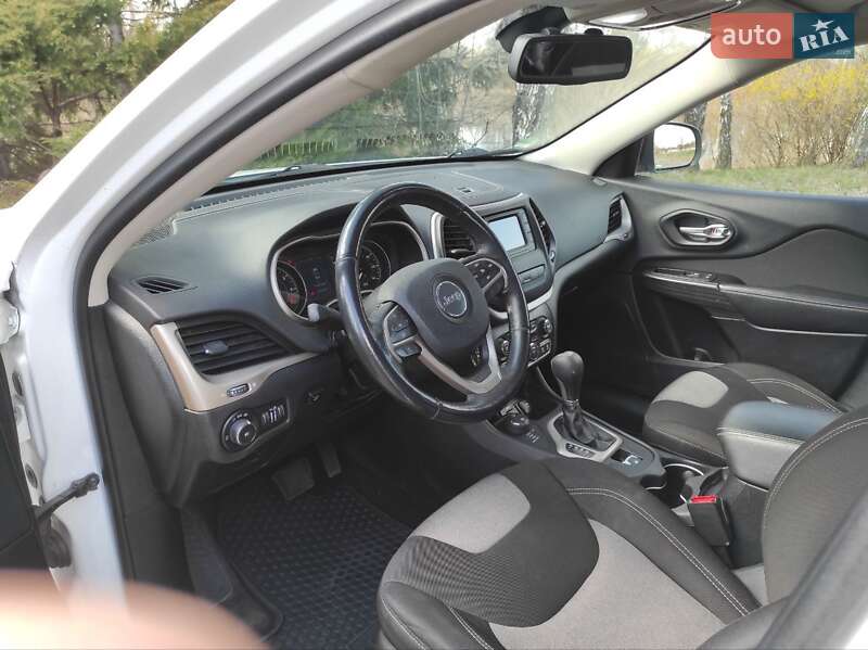 Позашляховик / Кросовер Jeep Cherokee 2014 в Києві