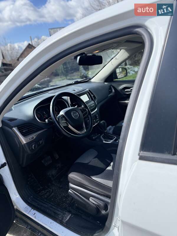 Внедорожник / Кроссовер Jeep Cherokee 2017 в Бердичеве фото 8 Внедорожник / Кроссовер Jeep Cherokee 2017 в Бердичеве