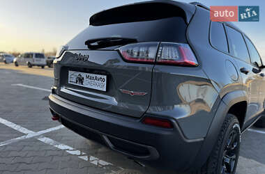 Внедорожник / Кроссовер Jeep Cherokee 2019 в 