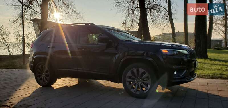 Внедорожник / Кроссовер Jeep Cherokee 2020 в Киеве