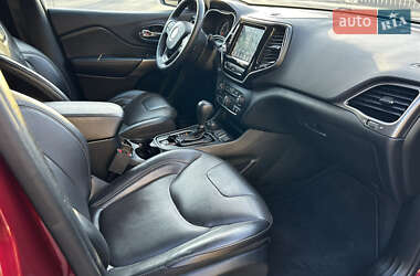 Внедорожник / Кроссовер Jeep Cherokee 2019 в 