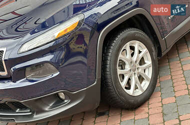 Внедорожник / Кроссовер Jeep Cherokee 2015 в 