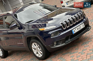 Внедорожник / Кроссовер Jeep Cherokee 2015 в 