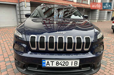 Внедорожник / Кроссовер Jeep Cherokee 2015 в 