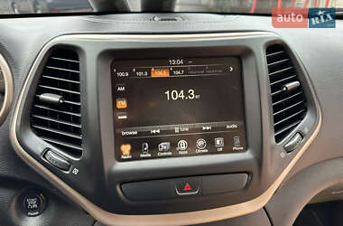 Внедорожник / Кроссовер Jeep Cherokee 2015 в 