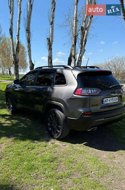 Внедорожник / Кроссовер Jeep Cherokee 2020 в 