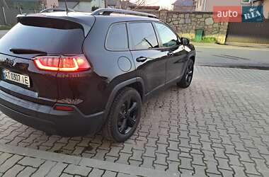 Позашляховик / Кросовер Jeep Cherokee 2020 в 