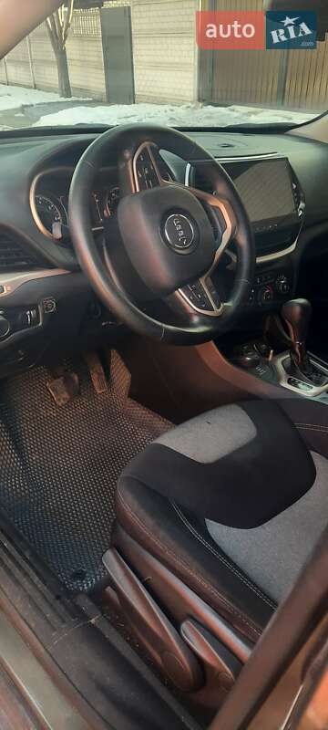 Внедорожник / Кроссовер Jeep Cherokee 2014 в Чернигове фото 3 Внедорожник / Кроссовер Jeep Cherokee 2014 в Чернигове