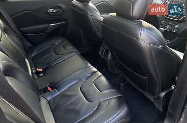 Позашляховик / Кросовер Jeep Cherokee 2018 в 