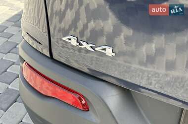 Внедорожник / Кроссовер Jeep Cherokee 2015 в 