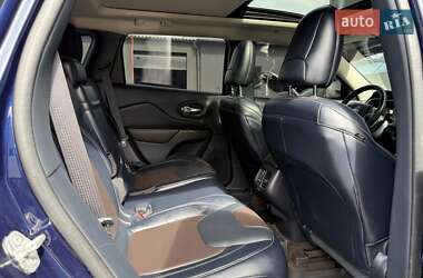 Внедорожник / Кроссовер Jeep Cherokee 2015 в 