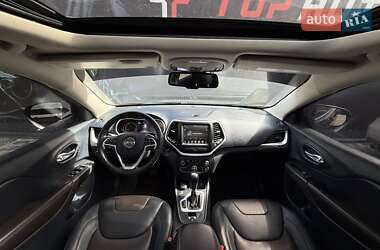 Внедорожник / Кроссовер Jeep Cherokee 2015 в 
