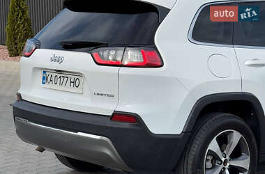 Позашляховик / Кросовер Jeep Cherokee 2019 в 
