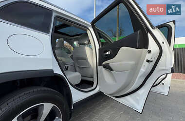 Позашляховик / Кросовер Jeep Cherokee 2019 в 