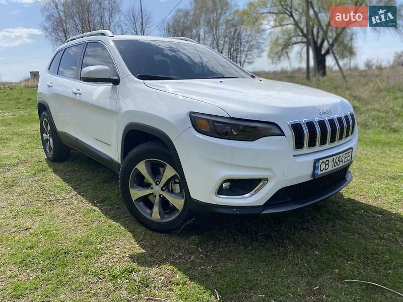 Позашляховик / Кросовер Jeep Cherokee 2018 в 