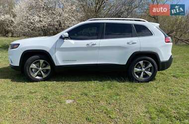 Позашляховик / Кросовер Jeep Cherokee 2018 в 