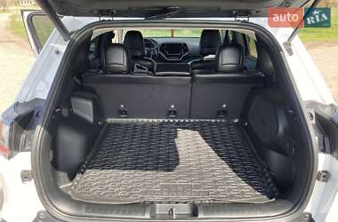 Позашляховик / Кросовер Jeep Cherokee 2018 в 