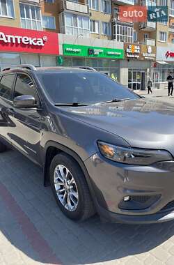 Позашляховик / Кросовер Jeep Cherokee 2018 в 