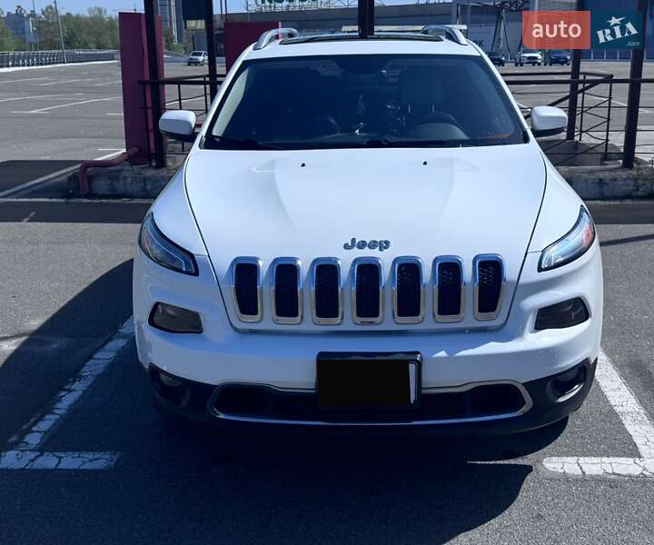 Внедорожник / Кроссовер Jeep Cherokee 2016 в 