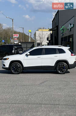 Внедорожник / Кроссовер Jeep Cherokee 2018 в 