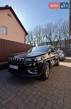 Внедорожник / Кроссовер Jeep Cherokee 2018 в 