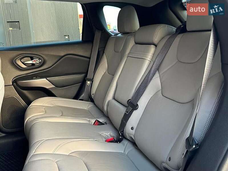 Позашляховик / Кросовер Jeep Cherokee 2018 в Харкові