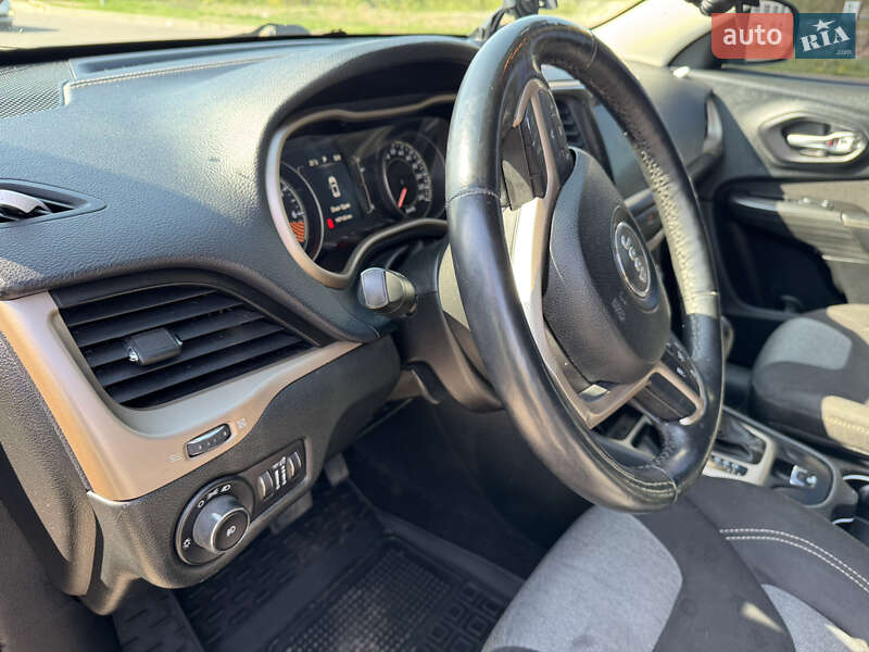 Позашляховик / Кросовер Jeep Cherokee 2014 в Києві фото 16 Позашляховик / Кросовер Jeep Cherokee 2014 в Києві
