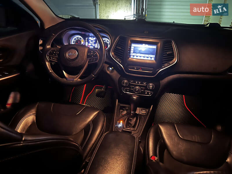 Позашляховик / Кросовер Jeep Cherokee 2018 в Шаргороді