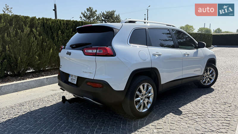 Внедорожник / Кроссовер Jeep Cherokee 2014 в Днепре