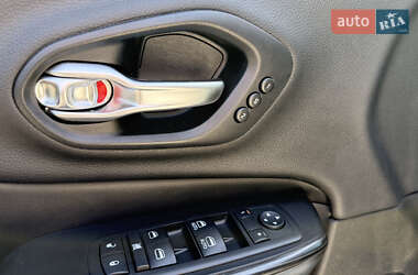 Внедорожник / Кроссовер Jeep Cherokee 2014 в Днепре
