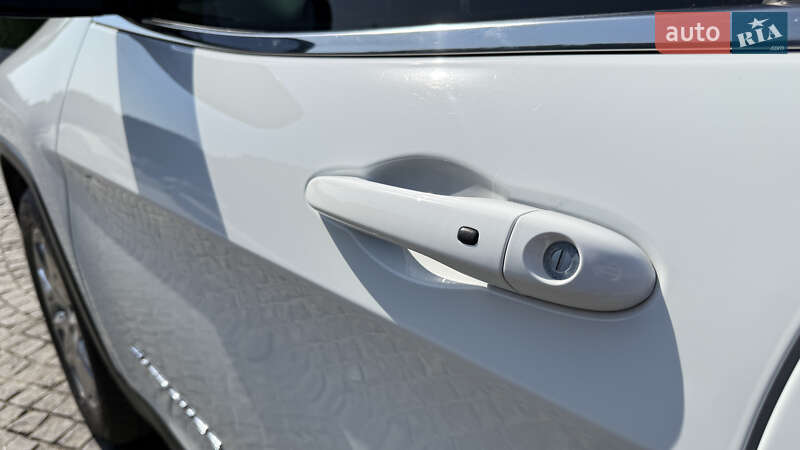 Внедорожник / Кроссовер Jeep Cherokee 2014 в Днепре