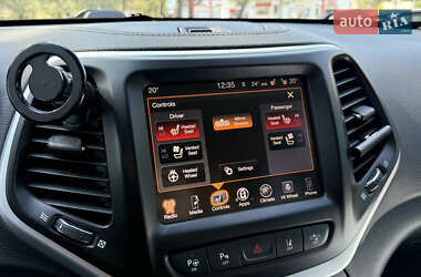 Внедорожник / Кроссовер Jeep Cherokee 2014 в Днепре