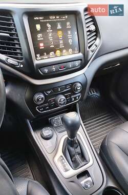 Внедорожник / Кроссовер Jeep Cherokee 2016 в Ровно