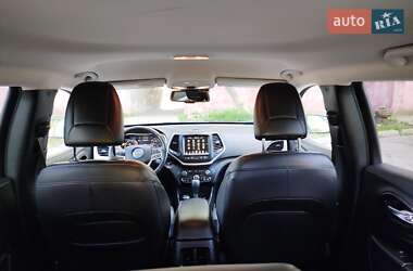 Внедорожник / Кроссовер Jeep Cherokee 2016 в Ровно