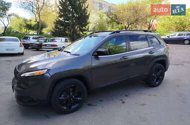 Внедорожник / Кроссовер Jeep Cherokee 2016 в Ровно
