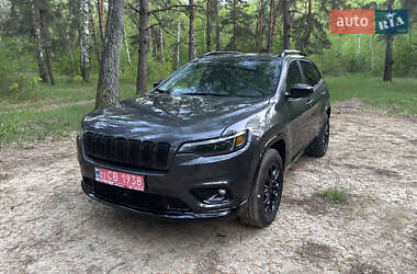Внедорожник / Кроссовер Jeep Cherokee 2022 в 
