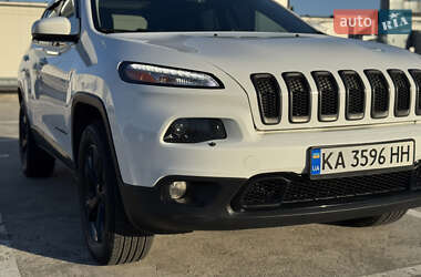 Внедорожник / Кроссовер Jeep Cherokee 2016 в 