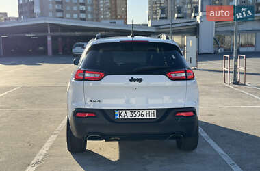 Внедорожник / Кроссовер Jeep Cherokee 2016 в 