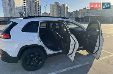 Внедорожник / Кроссовер Jeep Cherokee 2016 в 