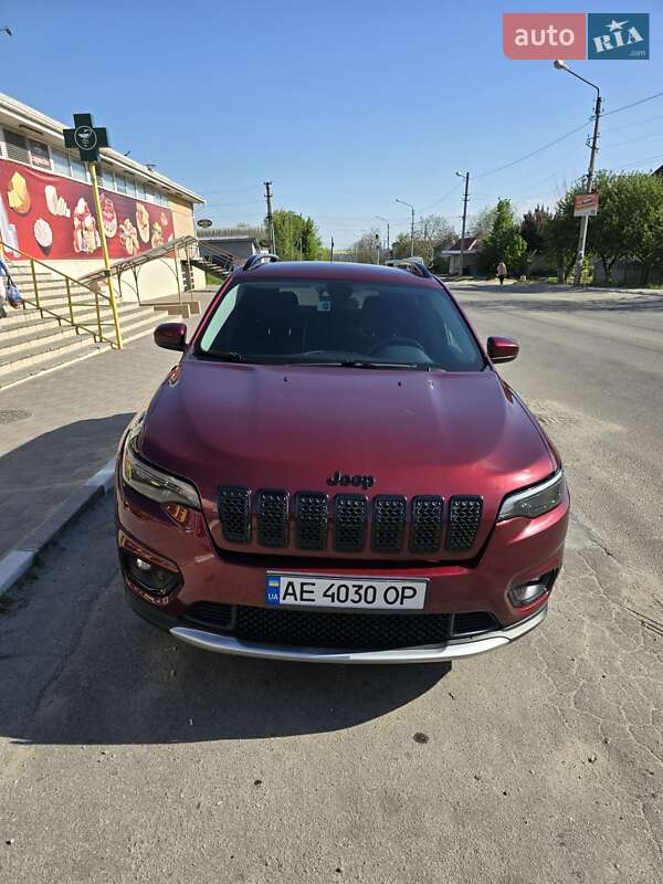 Внедорожник / Кроссовер Jeep Cherokee 2019 в 