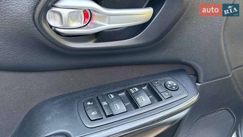 Внедорожник / Кроссовер Jeep Cherokee 2016 в Тернополе