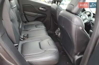 Внедорожник / Кроссовер Jeep Cherokee 2016 в 